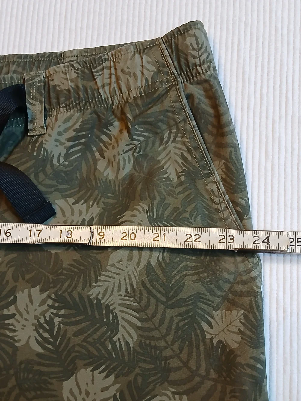 Duluth Trading Co Shorts Mens 2XL Green Palm Leaf Print Belted Standard Fit